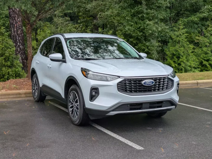 2025 Ford Escape photo 1