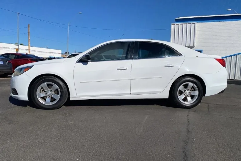 2014 Chevrolet Malibu Base photo 1