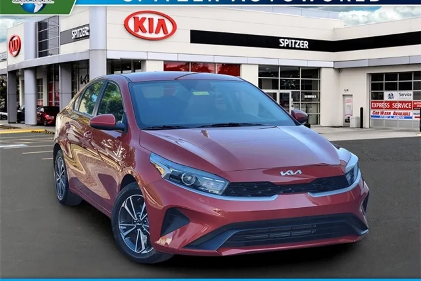 2022 Kia Forte FE LXS photo 1