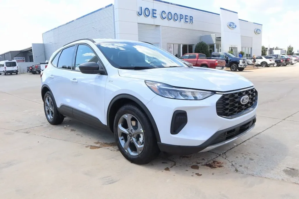 2025 Ford Escape ST-Line photo 1