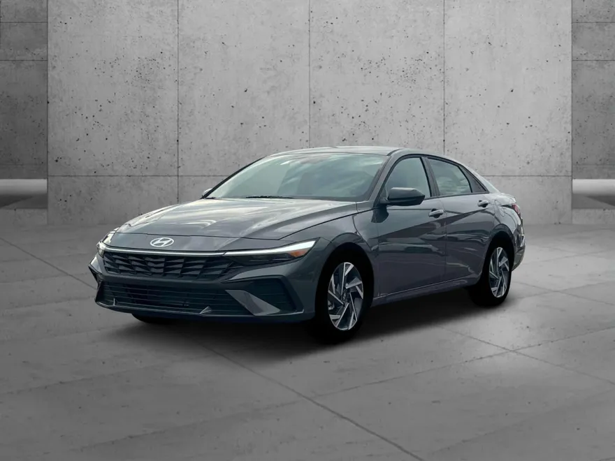 2025 Hyundai Elantra SEL Sport photo 1