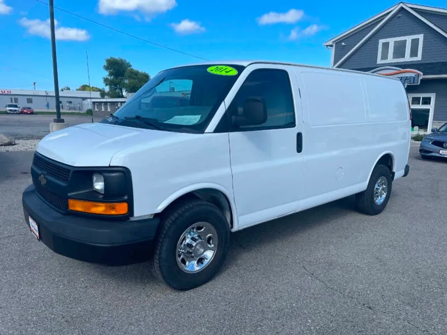 2014 Chevrolet Express 2500 Cargo Van photo 1