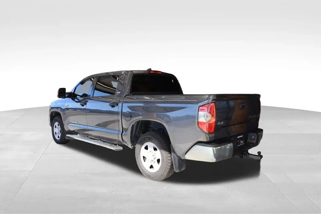 2020 Toyota Tundra SR5 CrewMax photo 1
