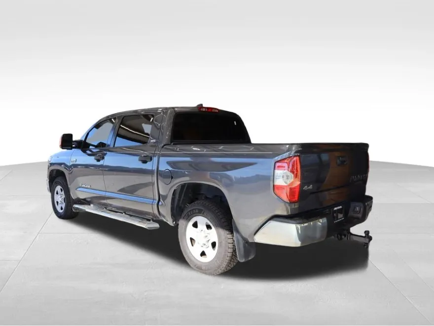 2020 Toyota Tundra SR5 CrewMax photo 1