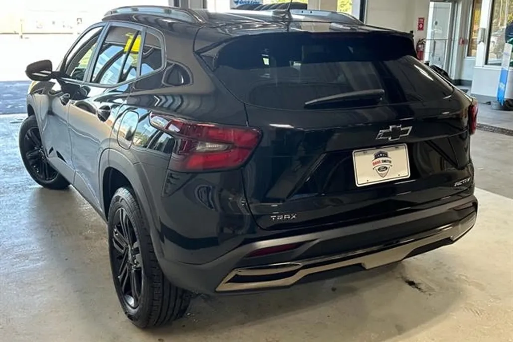 2024 Chevrolet Trax ACTIV photo 1