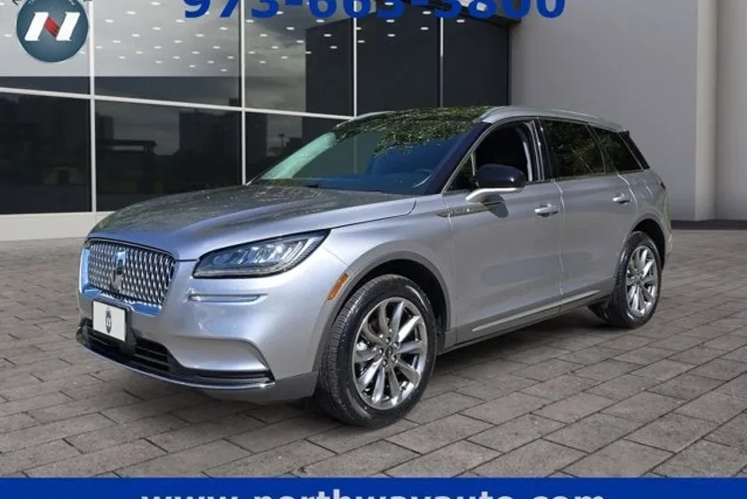 2021 Lincoln Corsair Standard photo 1