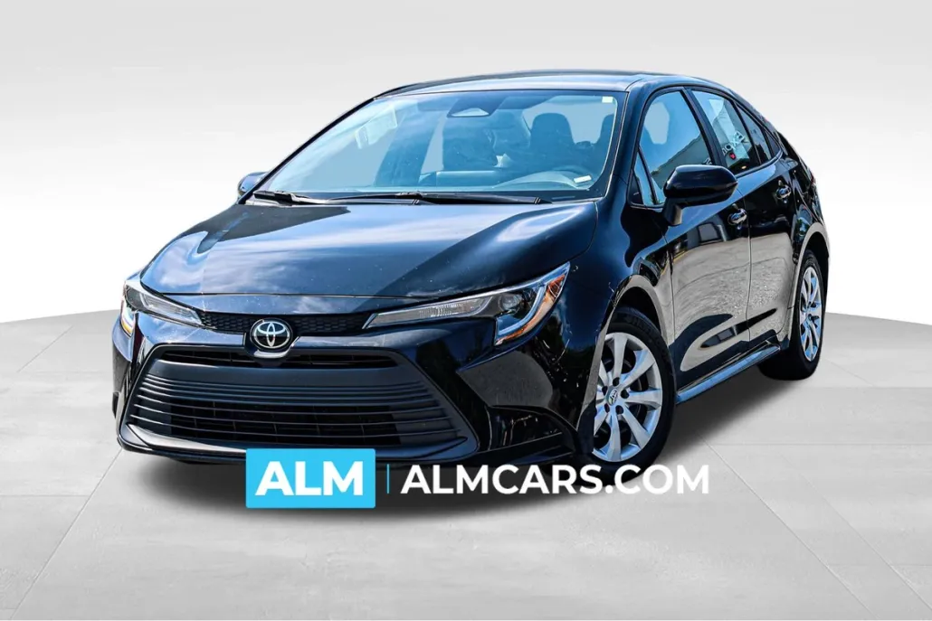 2023 Toyota Corolla LE photo 1