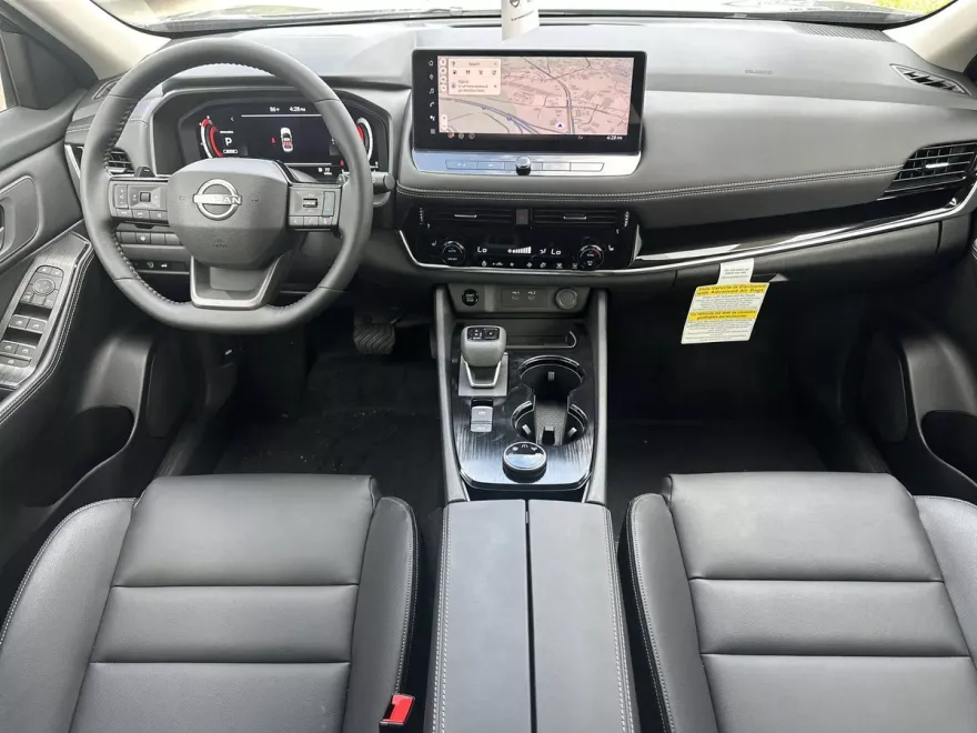 2025 Nissan Rogue SL photo 1