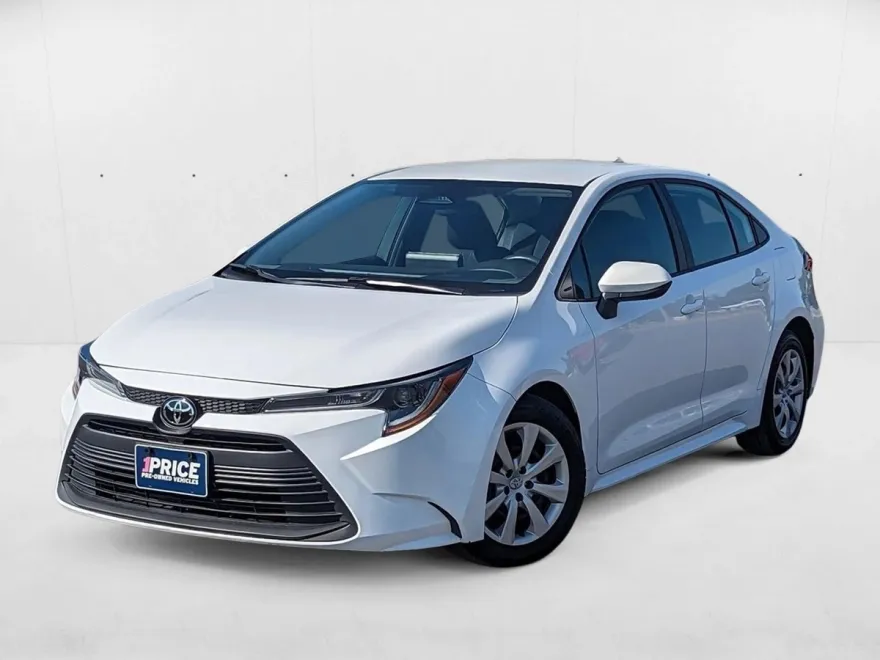 2023 Toyota Corolla LE photo 1