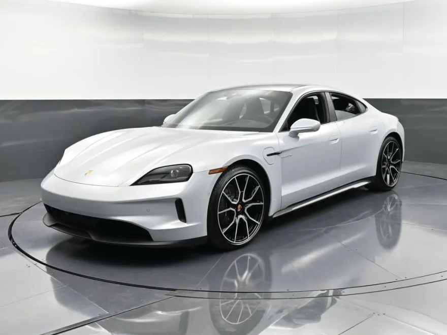 2025 Porsche Taycan photo 1