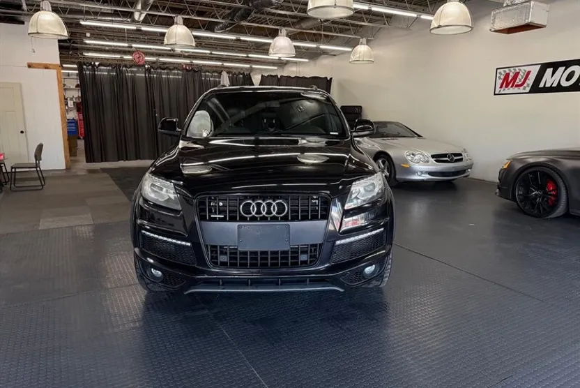 2012 Audi Q7 3.0T S line photo 1