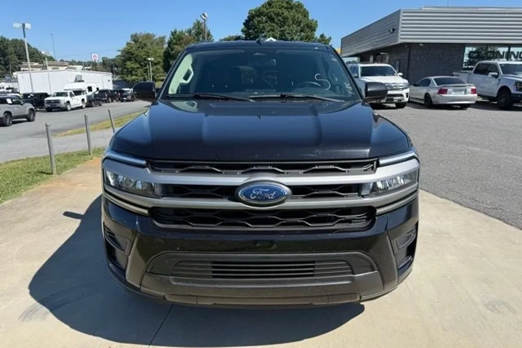2024 Ford Expedition XLT photo 1