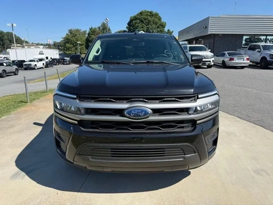 2024 Ford Expedition XLT photo 1