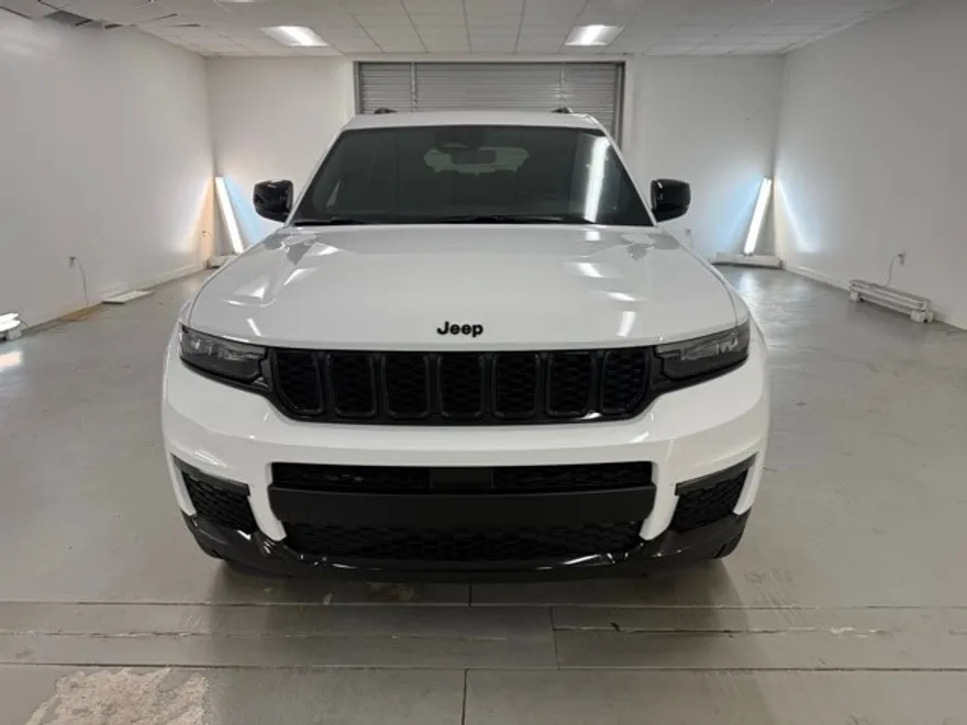 2025 Jeep Grand Cherokee Limited photo 1
