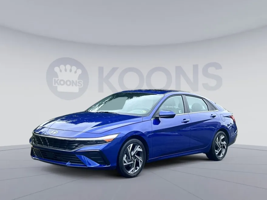 2025 Hyundai Elantra SEL Convenience photo 1