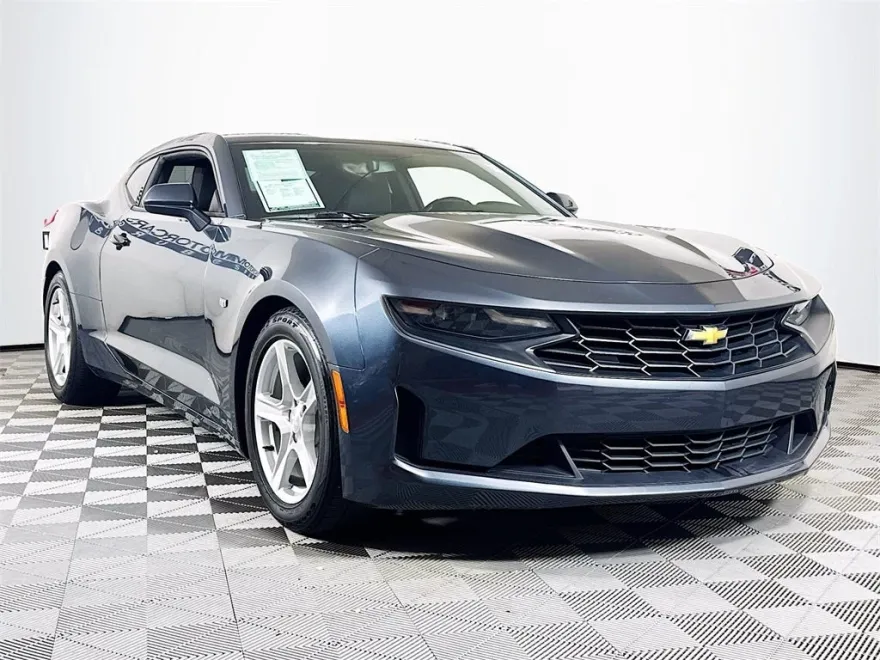 2021 Chevrolet Camaro Coupe 1LT photo 1