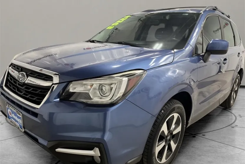 2017 Subaru Forester Limited photo 1