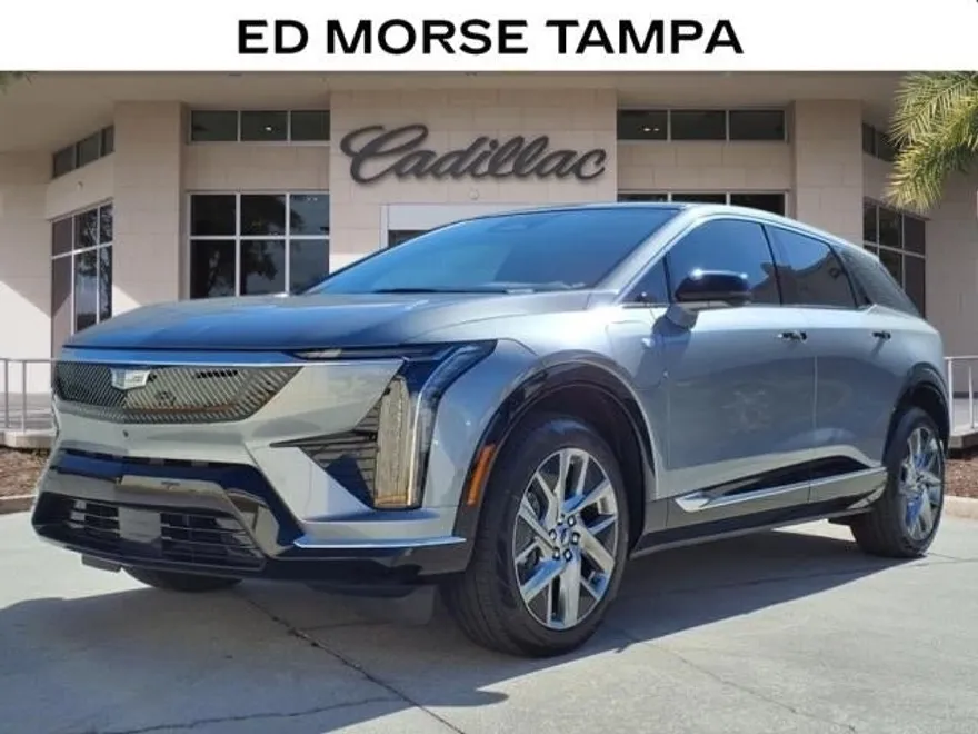 2025 Cadillac Optiq Luxury photo 1