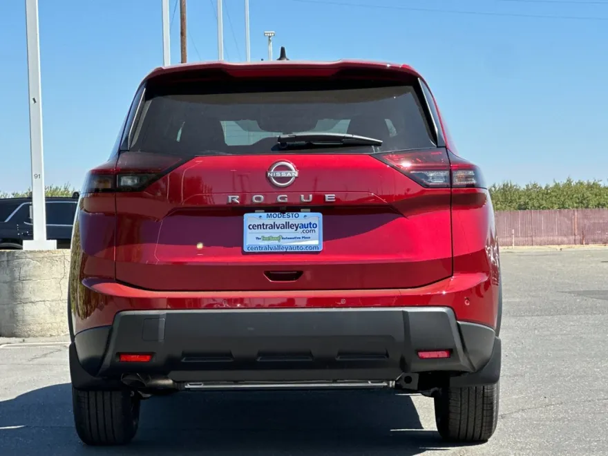 2026 Nissan Rogue S photo 1