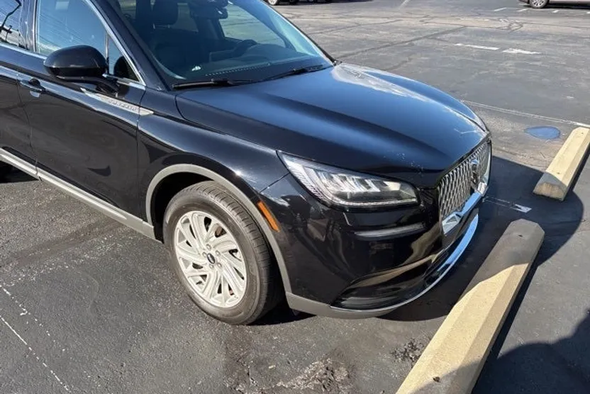2021 Lincoln Corsair Standard photo 1