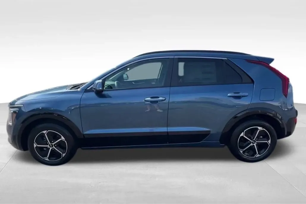 2025 Kia Niro SX Touring photo 1