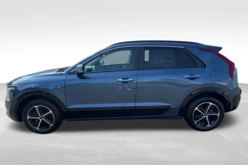 2025 Kia Niro SX Touring photo 1