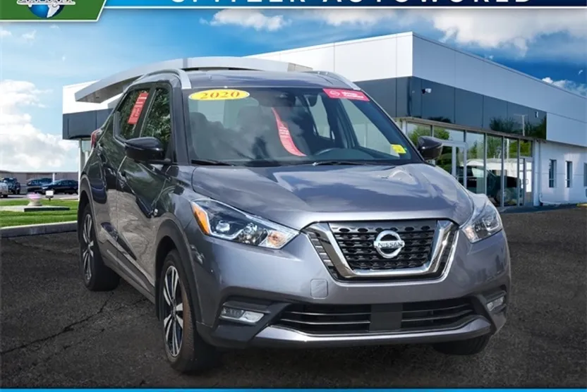 2020 Nissan Kicks SR photo 1