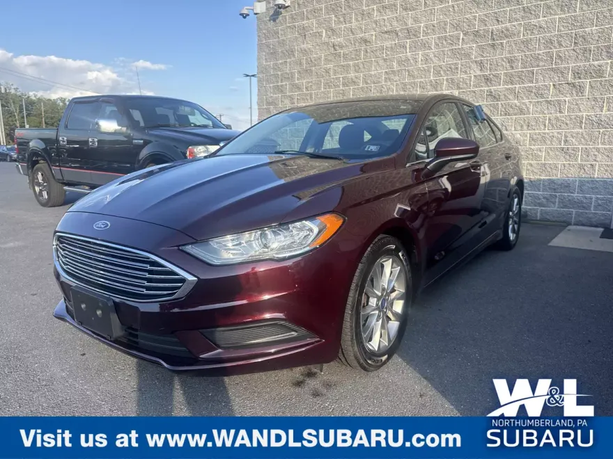 2017 Ford Fusion SE photo 1