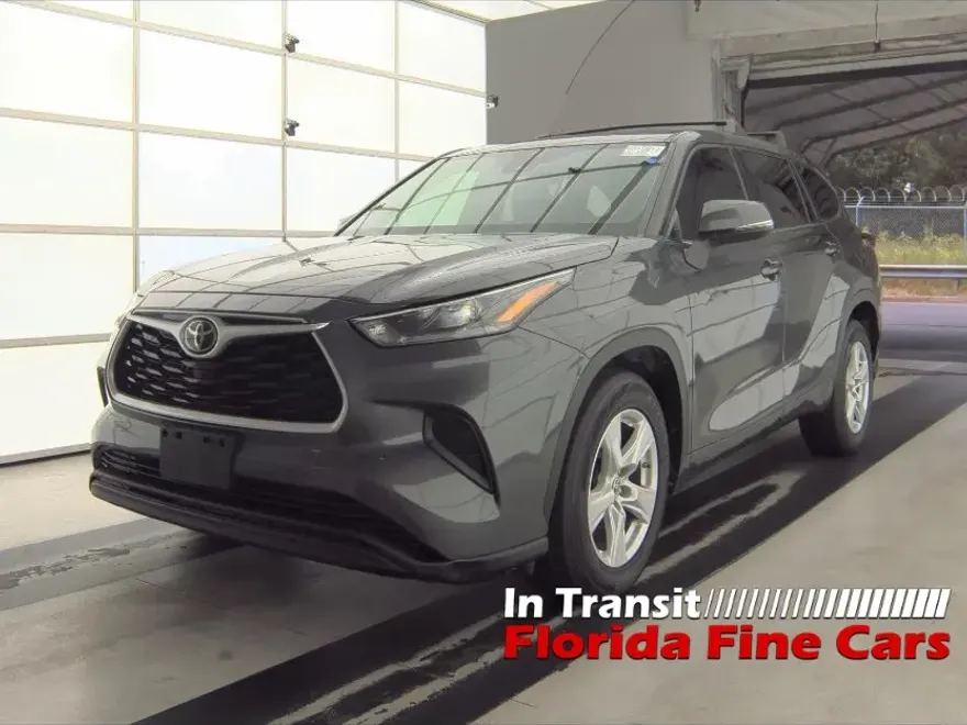 2021 Toyota Highlander L photo 1