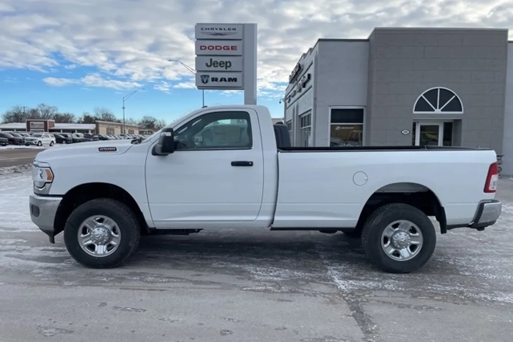 2024 Ram 2500 Tradesman photo 1