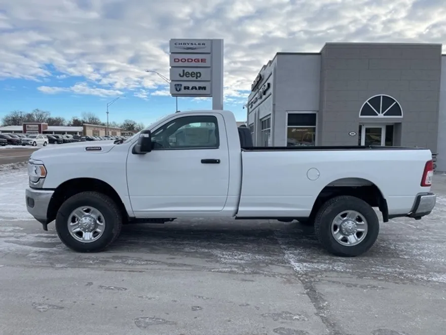 2024 Ram 2500 Tradesman photo 1