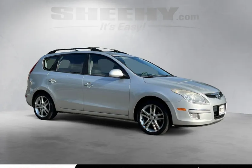 2010 Hyundai Elantra Touring SE photo 1