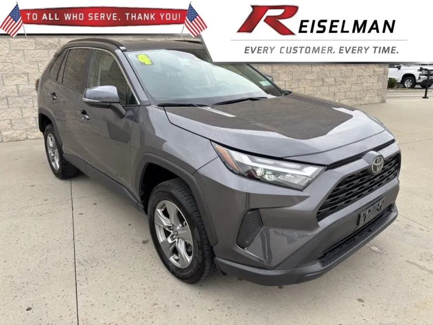 2024 Toyota RAV4 XLE photo 1