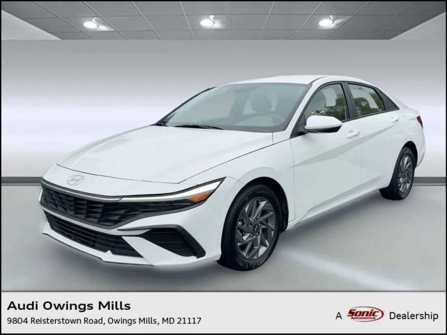 2024 Hyundai Elantra SEL photo 1