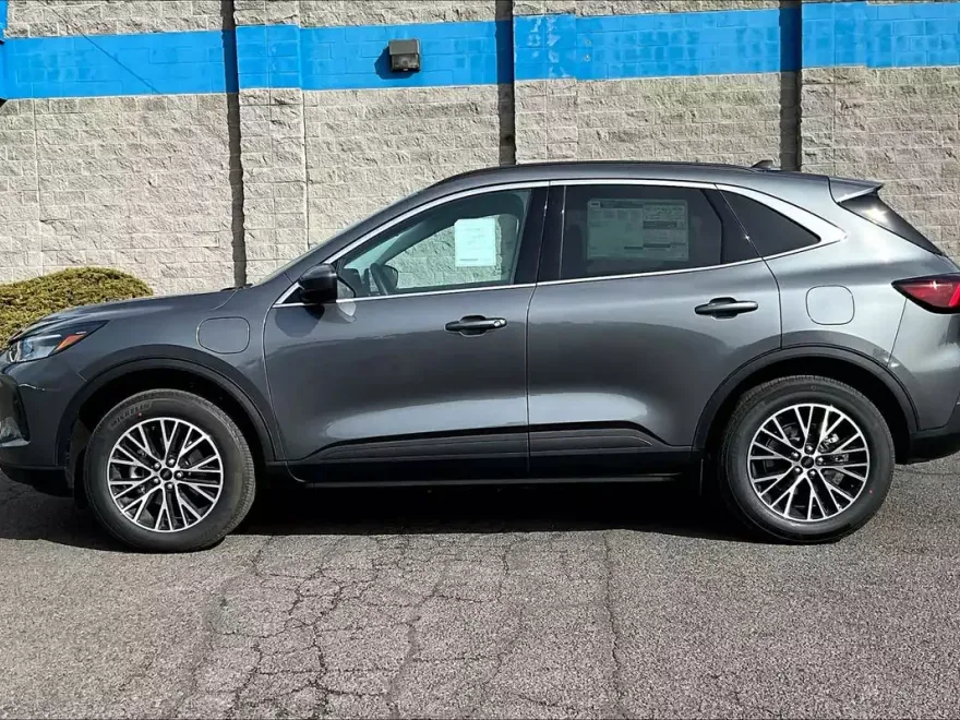 2025 Ford Escape Plug-In Hybrid photo 1