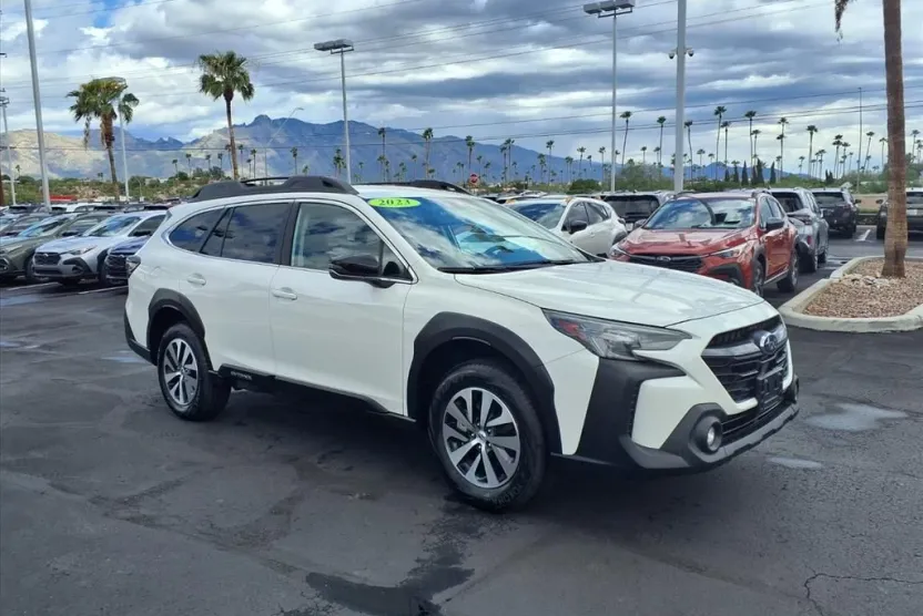 2023 Subaru Outback Premium photo 1