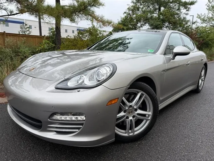 2012 Porsche Panamera Base photo 1