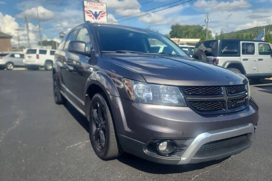 2019 Dodge Journey Crossroad photo 1