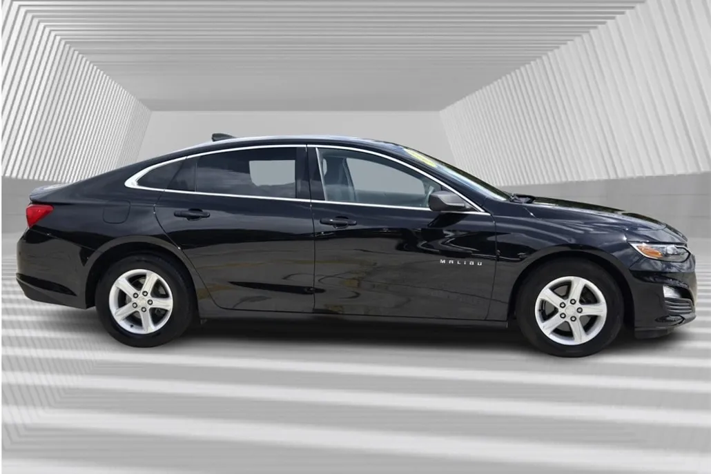 2019 Chevrolet Malibu photo 1