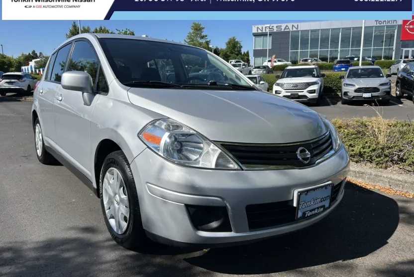 2012 Nissan Versa 1.8 S photo 1