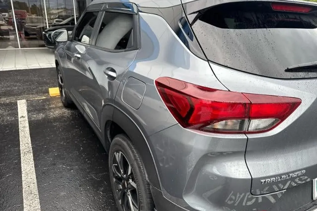 2022 Chevrolet Trailblazer LT photo 1