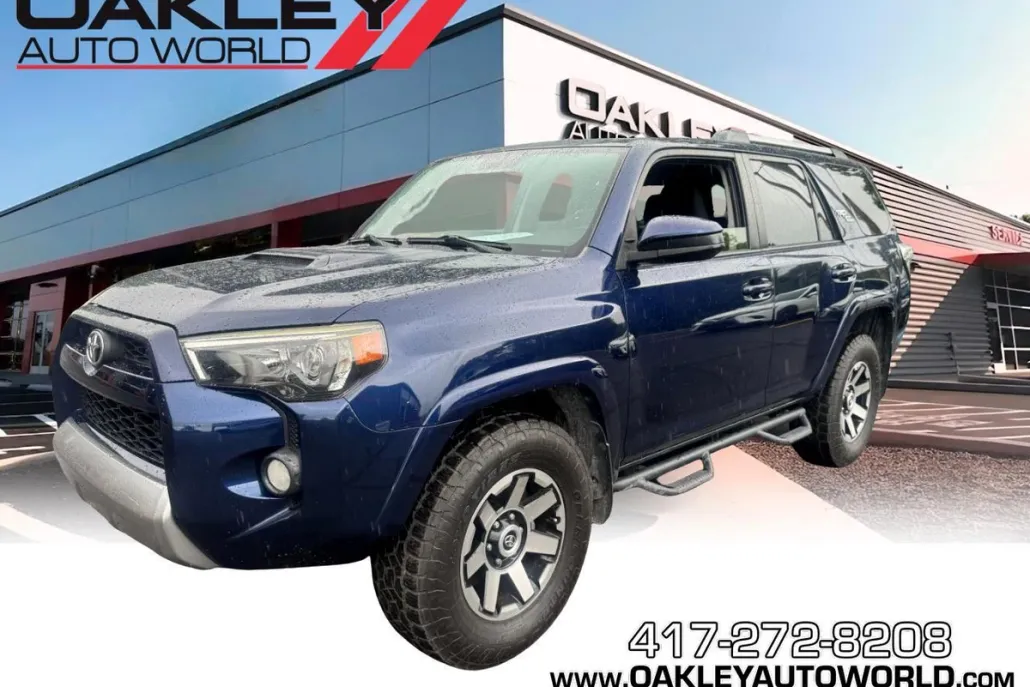2017 Toyota 4Runner SR5 4WD photo 1