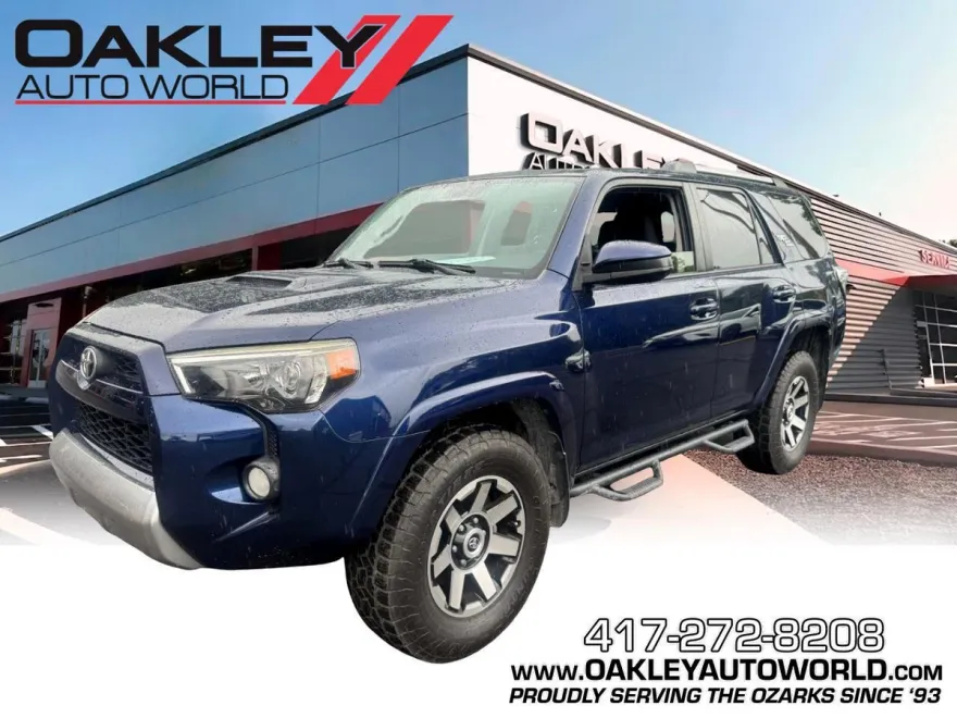 2017 Toyota 4Runner SR5 4WD photo 1