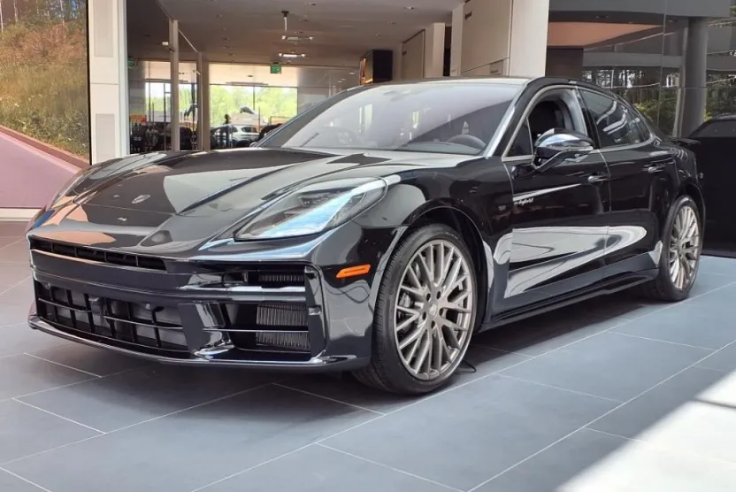 2025 Porsche Panamera Turbo E-Hybrid photo 1