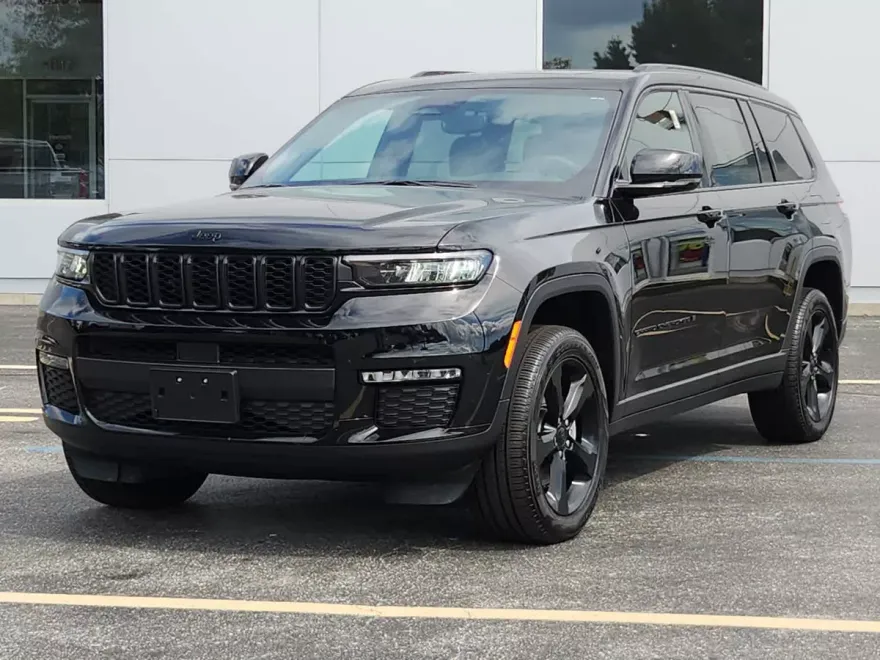 2024 Jeep Grand Cherokee Limited photo 1