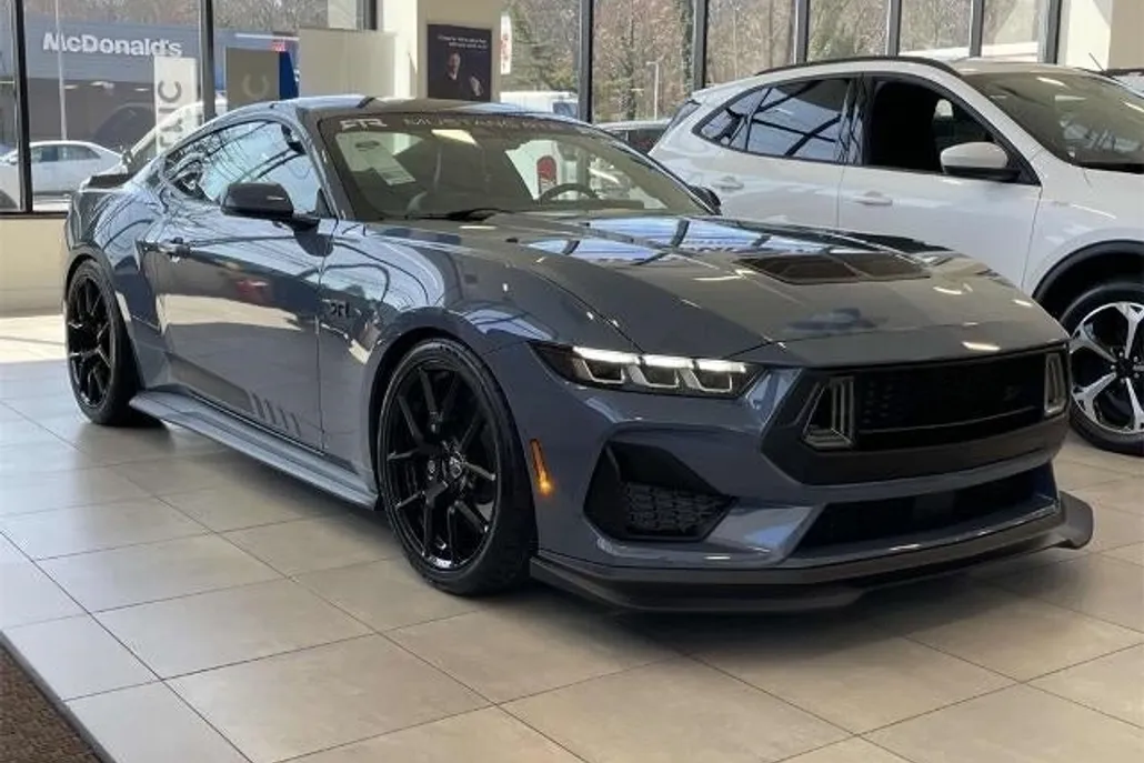 2025 Ford Mustang GT Premium photo 1