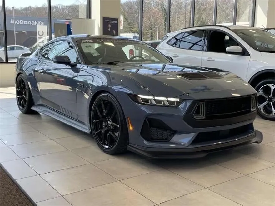2025 Ford Mustang GT Premium photo 1