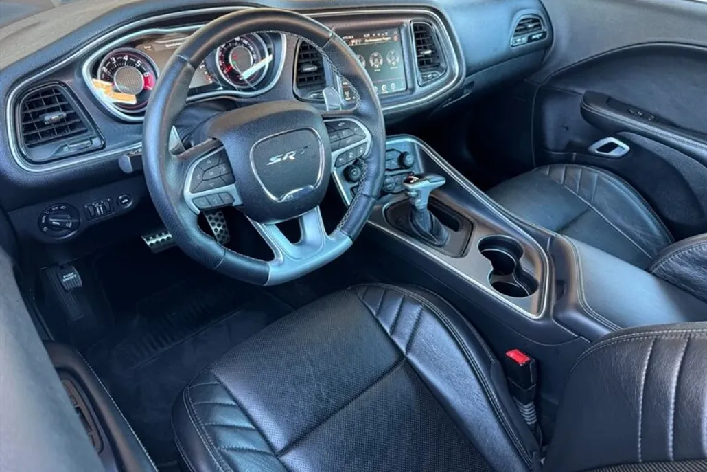2016 Dodge Challenger SRT8 392 photo 1