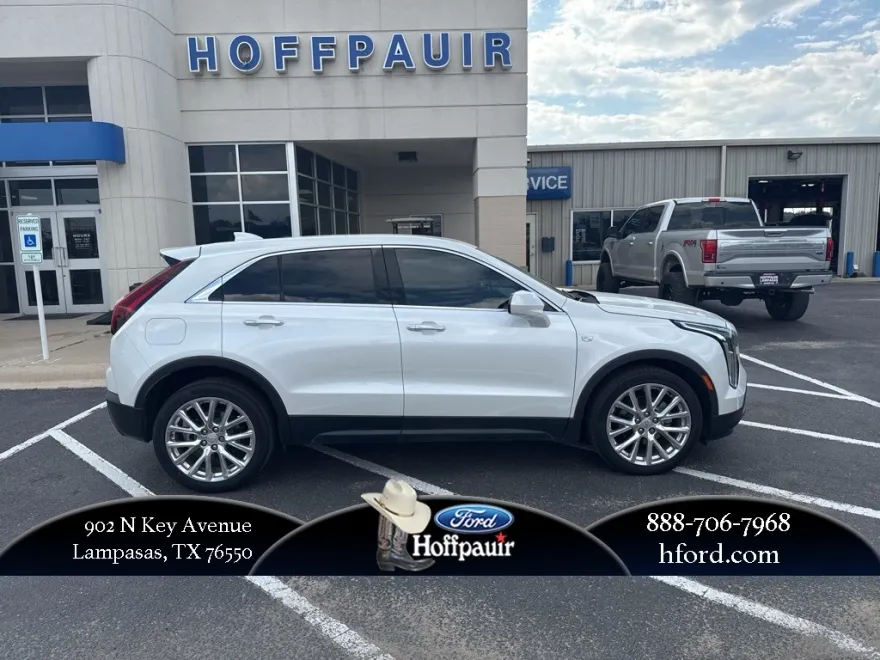 2022 Cadillac XT4 Luxury photo 1