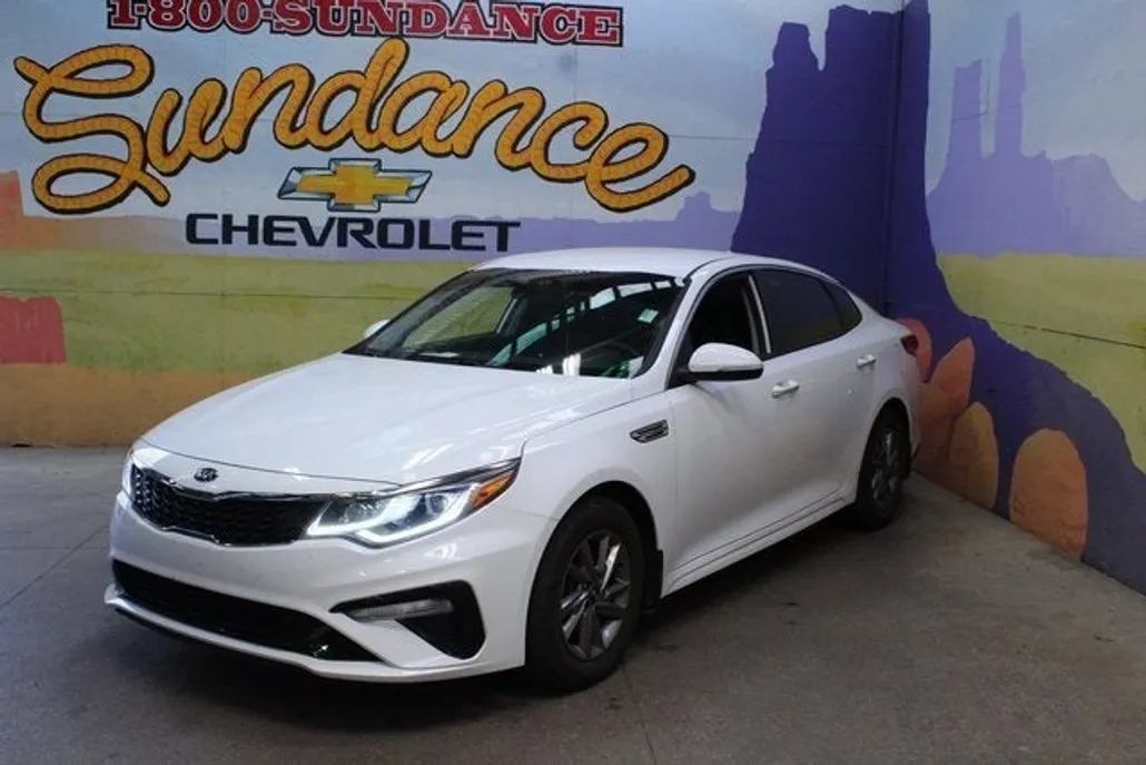 2020 Kia Optima LX photo 1